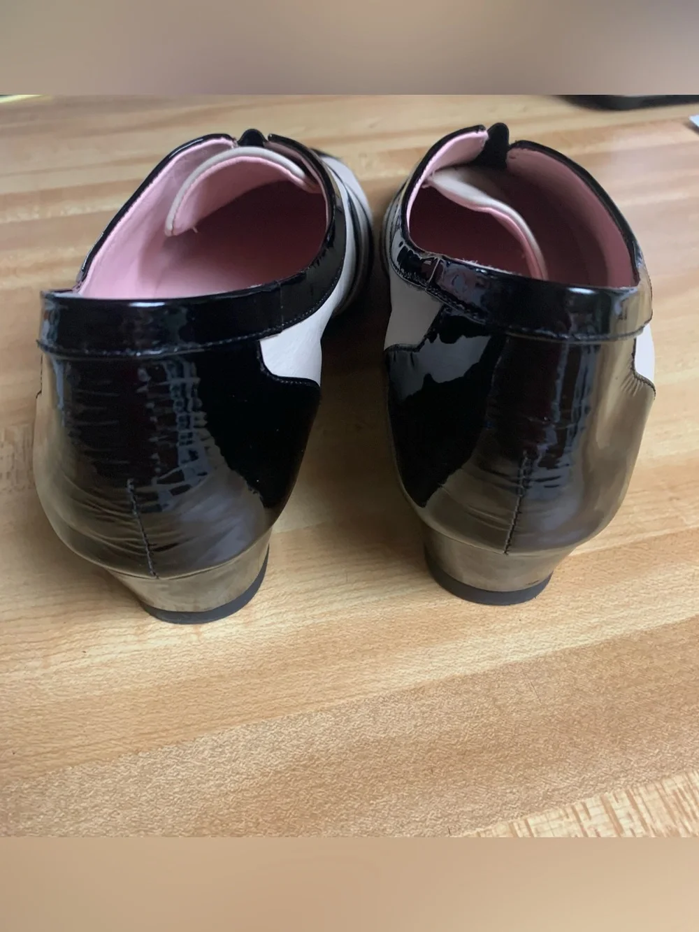 Taryn Rose Black &Cream Leather Slip-ons Travelers Shoes, Size 10 M